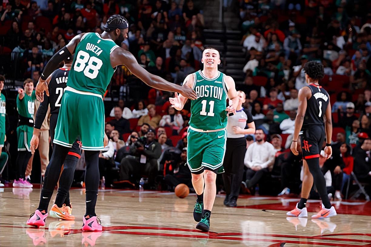 爱奇艺体育视频-限制了火箭内线支柱！凯尔特人先发中锋已经是联盟顶级蓝领中锋了