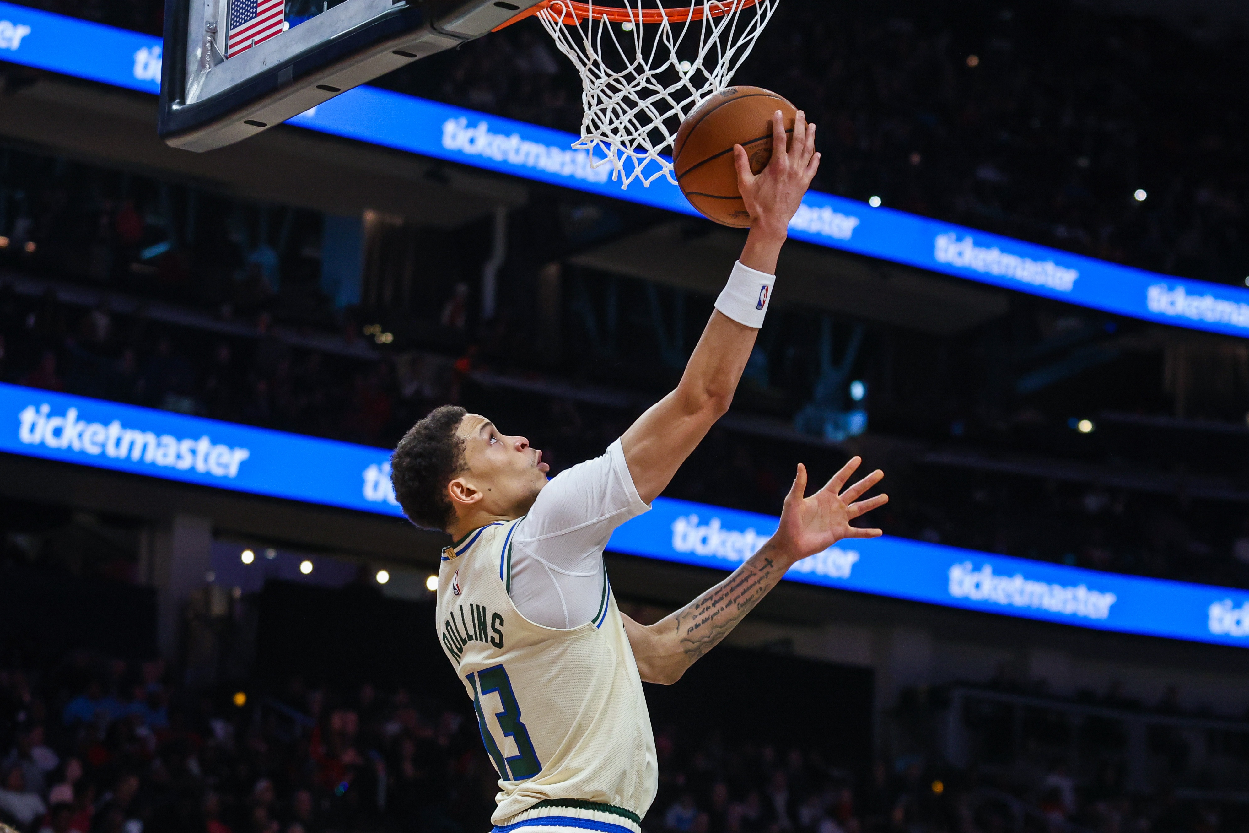 爱奇艺体育平台-正负值+33最高！罗林斯14中8拿到24分7板9助 三分9中4